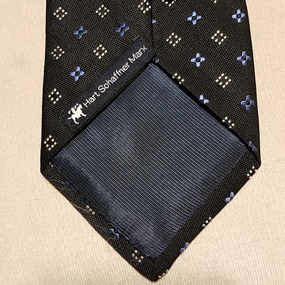 Hart Schaeffer Marx tie - Picture 2 of 3